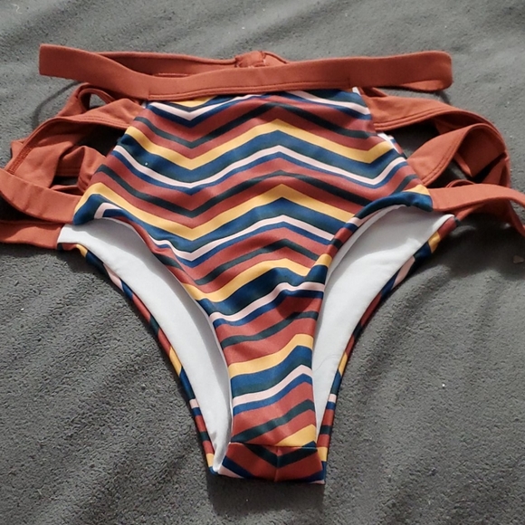Swim bottoms - Picture 1 of 2